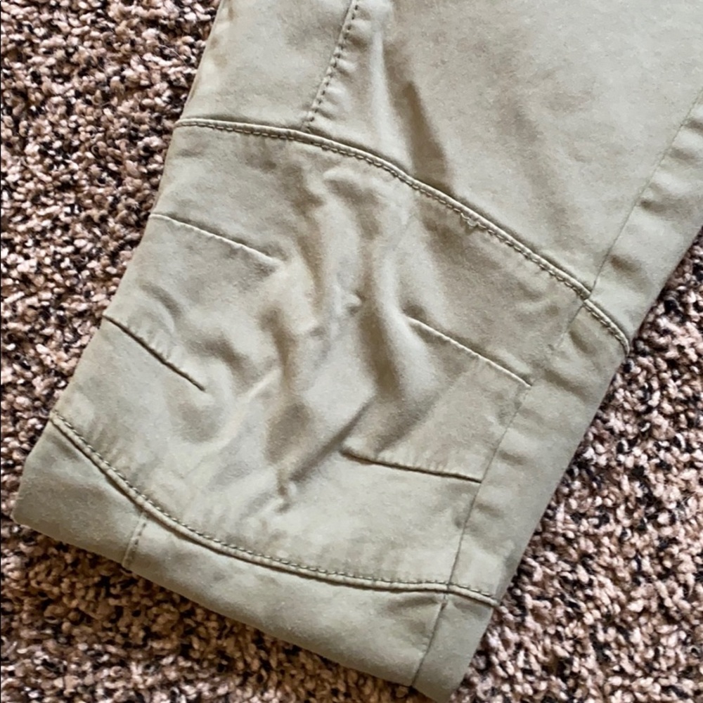AE Capris - Picture 2 of 3